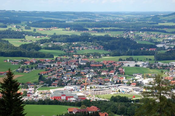 Eugendorf Ansicht vom Eugendorferberg